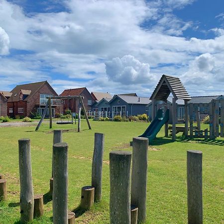 Lakeside Retreat At The Bay Filey, Sleeps 4, 2 Non-Shedding Dogs Welcome For Free מראה חיצוני תמונה